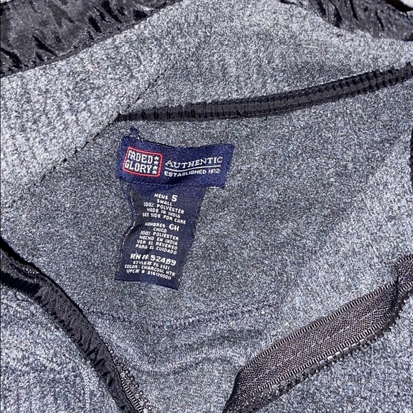 Pullover - Picture 2 of 2